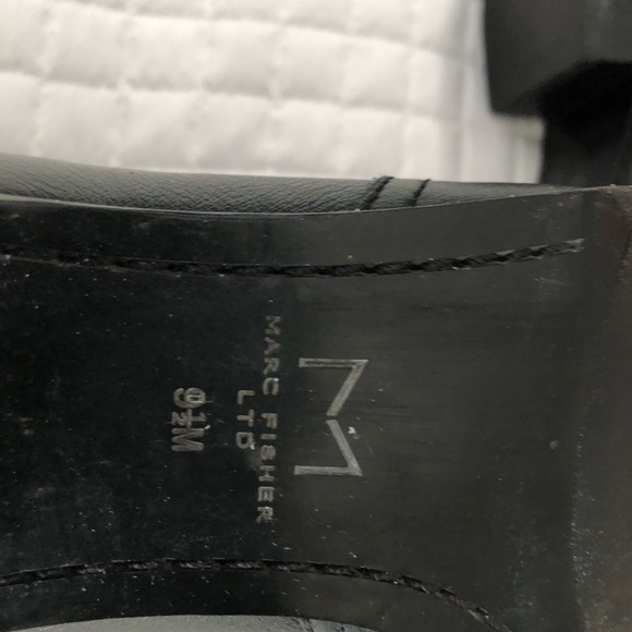 Sylish Black leather Marc Fisher booties with pointy toes, size 9.5 - Picture 9 of 11